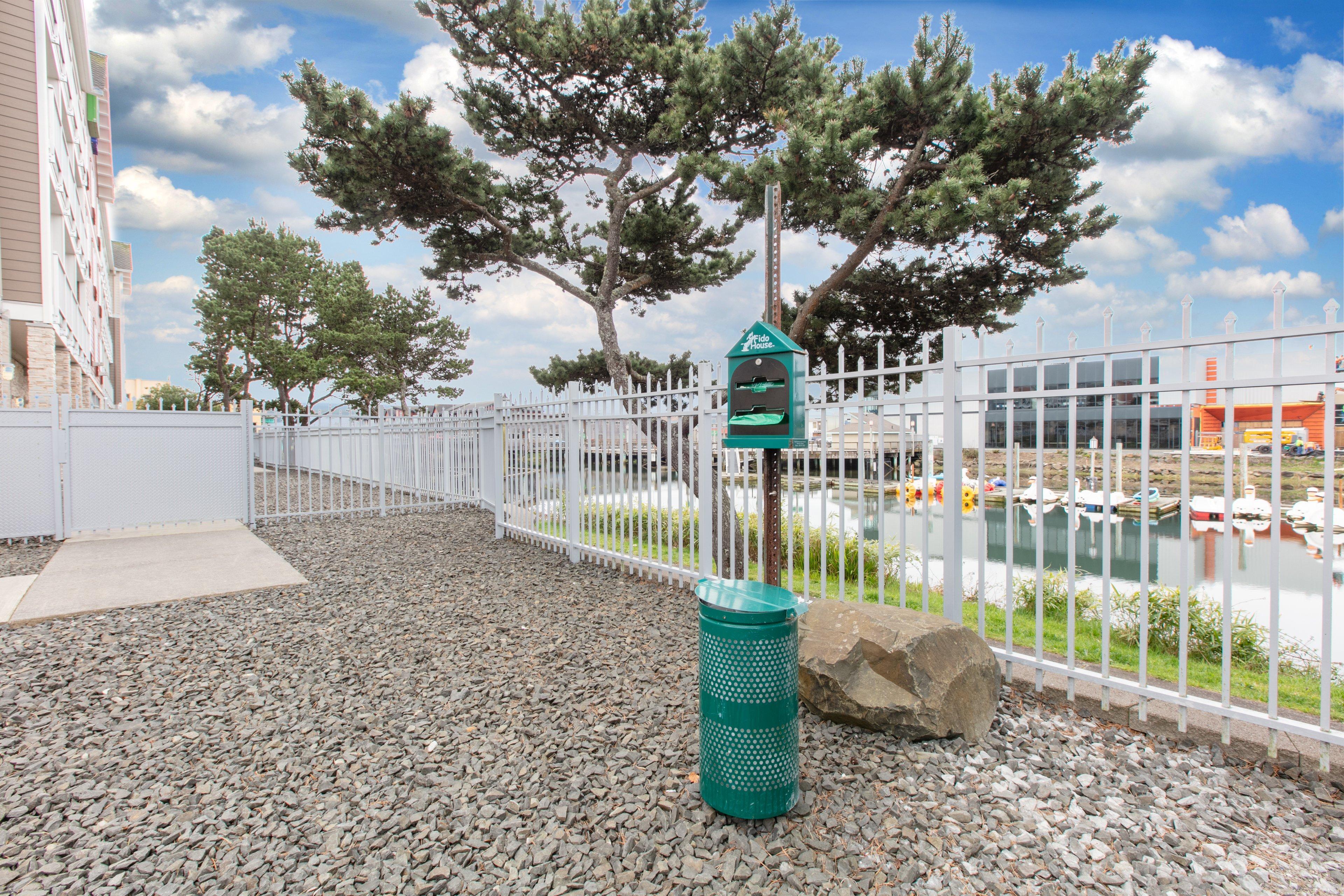 Holiday Inn Express Hotel & Suites Seaside Convention Center By Ihg Eksteriør bilde